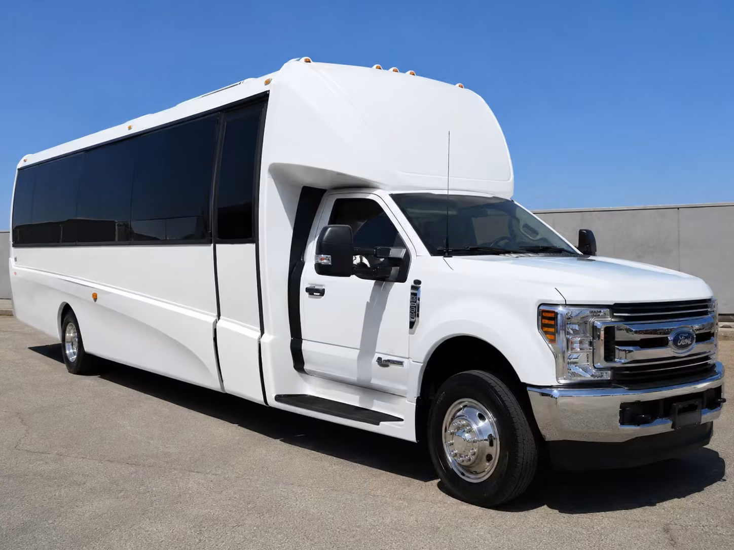 15 passenger minibus