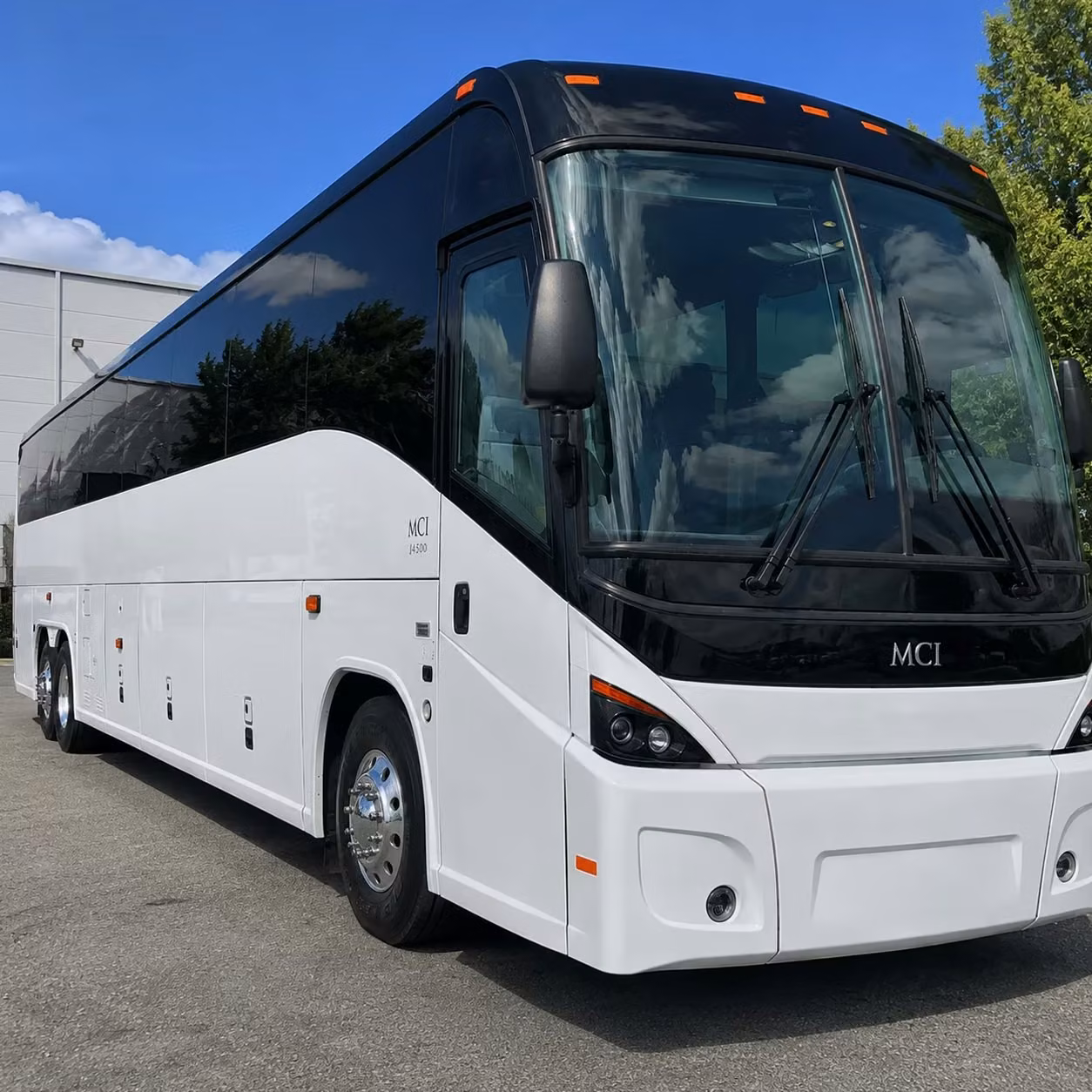 airport employee transfers and event shuttles for omaha businesses