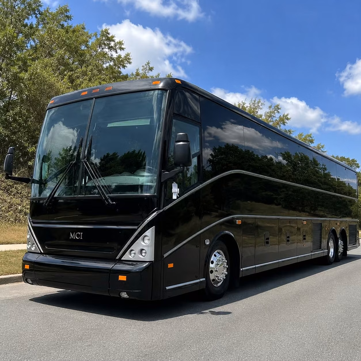 convention and conference shuttle bus rentals at the chi health center omaha